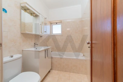 Apartamento T2 para Venda em Carcavelos e Parede
