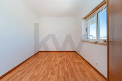 Apartamento T2 para Venda em Carcavelos e Parede