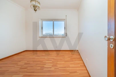 Apartamento T2 para Venda em Carcavelos e Parede