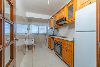 Apartamento T2 para Venda em Carcavelos e Parede