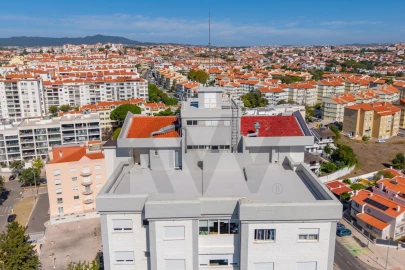 Apartamento T2 para Venda em Carcavelos e Parede