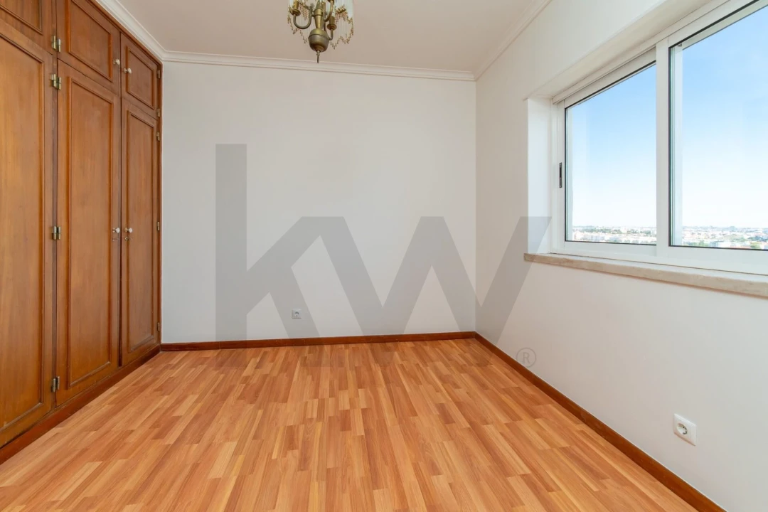 Apartamento T2 para Venda em Carcavelos e Parede Foto 12