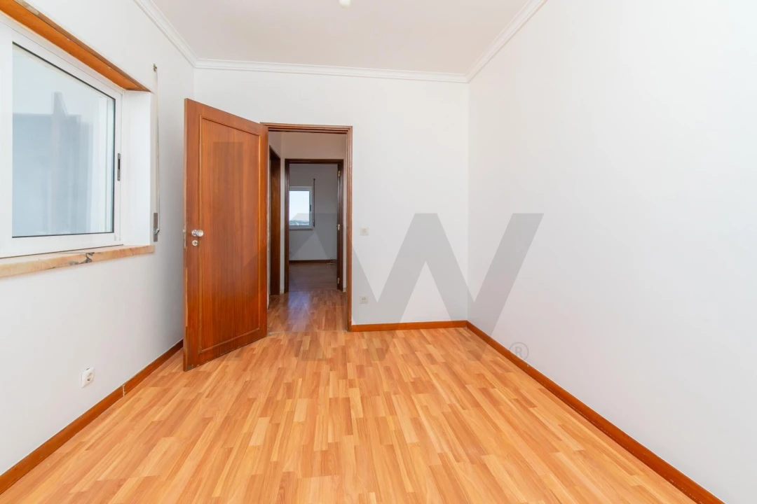 Apartamento T2 para Venda em Carcavelos e Parede Foto 15