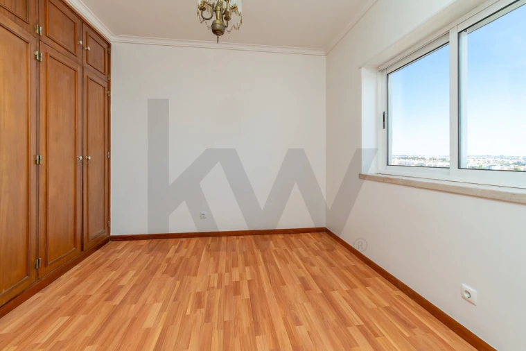 Apartamento T2 para Venda em Carcavelos e Parede Foto 12