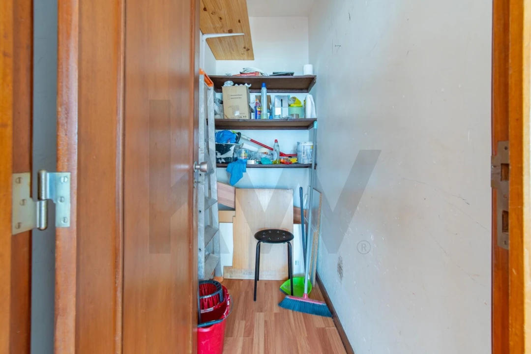 Apartamento T2 para Venda em Carcavelos e Parede Foto 19
