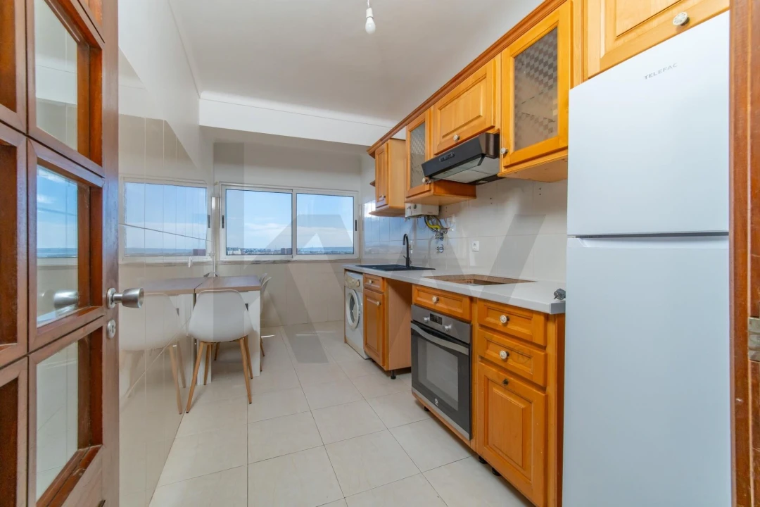 Apartamento T2 para Venda em Carcavelos e Parede Foto 5