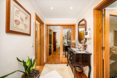 Apartamento T3 para Venda em Mafamude e Vilar do Paraíso