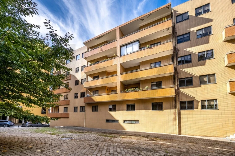 Apartamento T3 para Venda em Mafamude e Vilar do Paraíso Foto 25