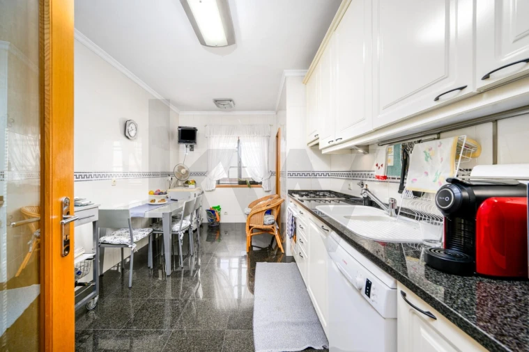 Apartamento T3 para Venda em Mafamude e Vilar do Paraíso Foto 11