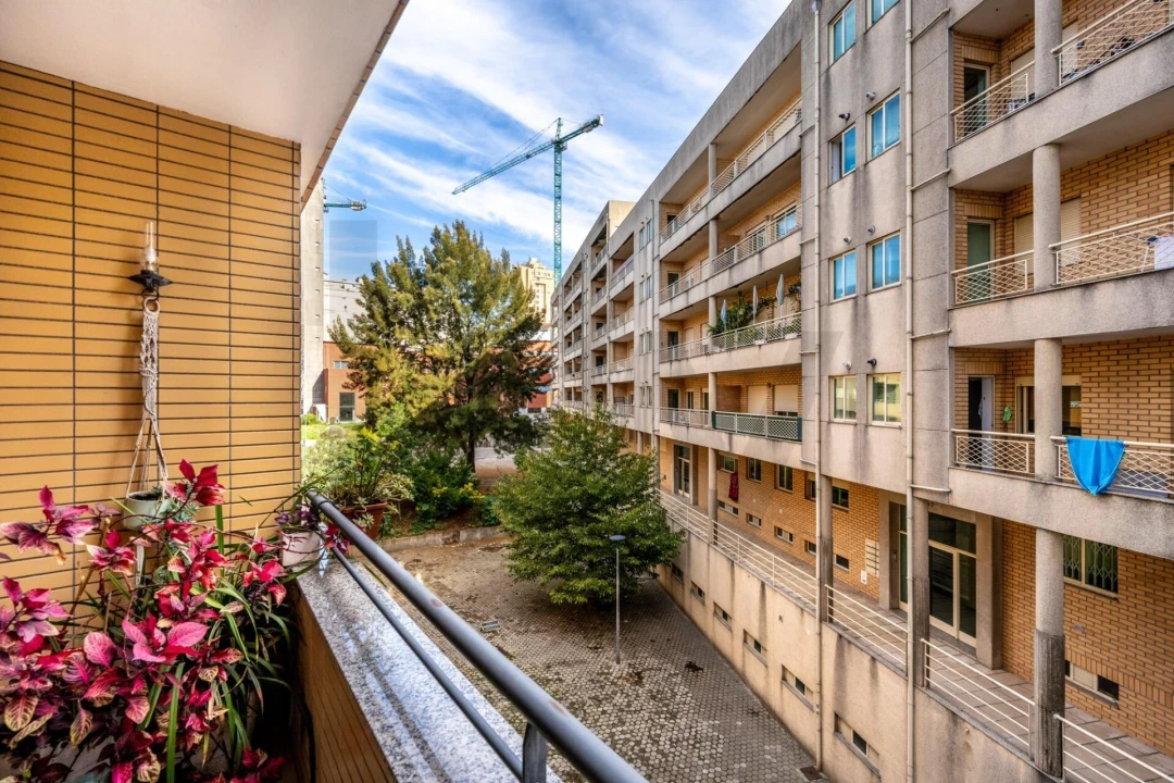 Apartamento T3 para Venda em Mafamude e Vilar do Paraíso Foto 9