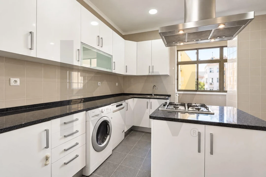 Apartamento T5 para Venda em Avenidas Novas Foto 11