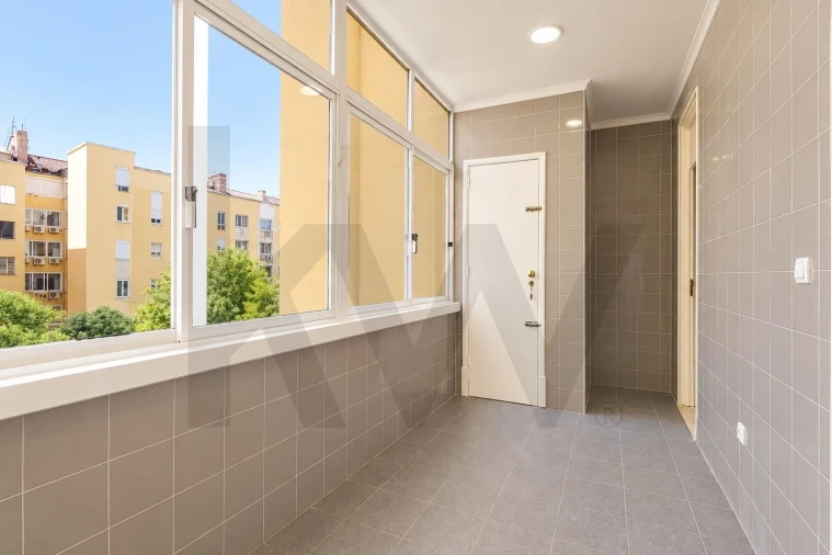 Apartamento T5 para Venda em Avenidas Novas Foto 13