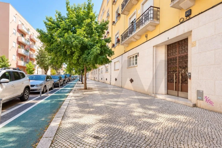 Apartamento T5 para Venda em Avenidas Novas Foto 30