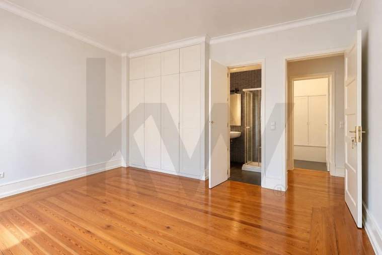 Apartamento T5 para Venda em Avenidas Novas Foto 17