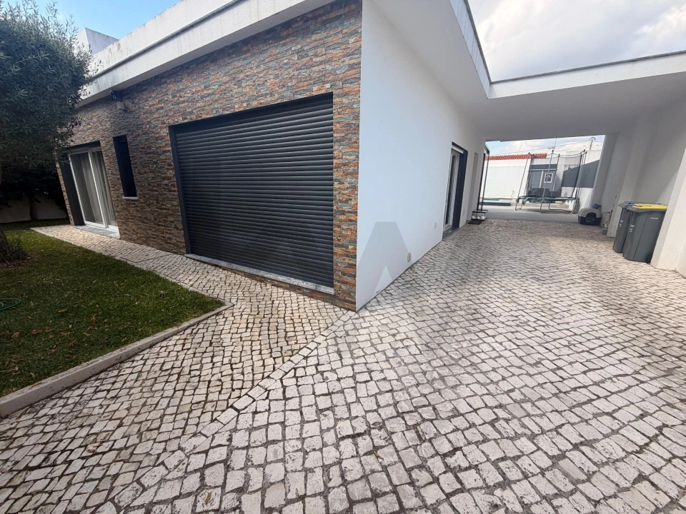 Moradia T1 para Venda em Azeitão (São Lourenço e São Simão) Foto 33