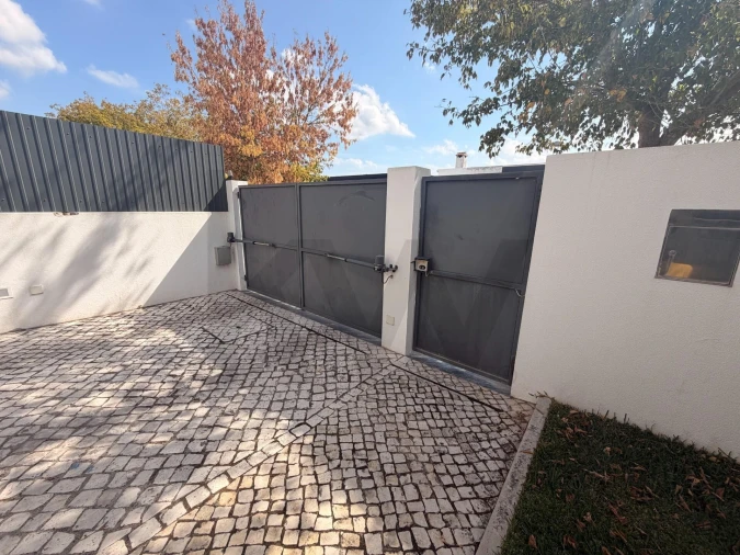 Moradia T1 para Venda em Azeitão (São Lourenço e São Simão) Foto 32