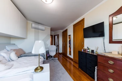 Apartamento T2 para Venda em Oeiras e São Julião da Barra, Paço de Arcos e Caxias