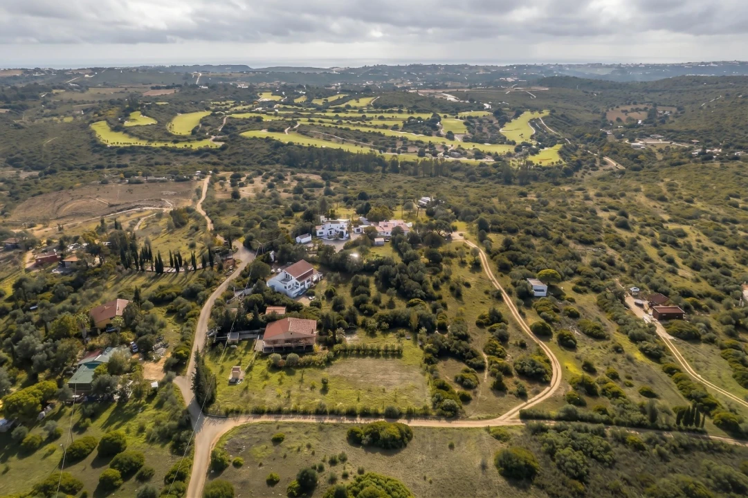 Moradia T2 para Arrendamento em Bensafrim e Barão de São João Foto 3