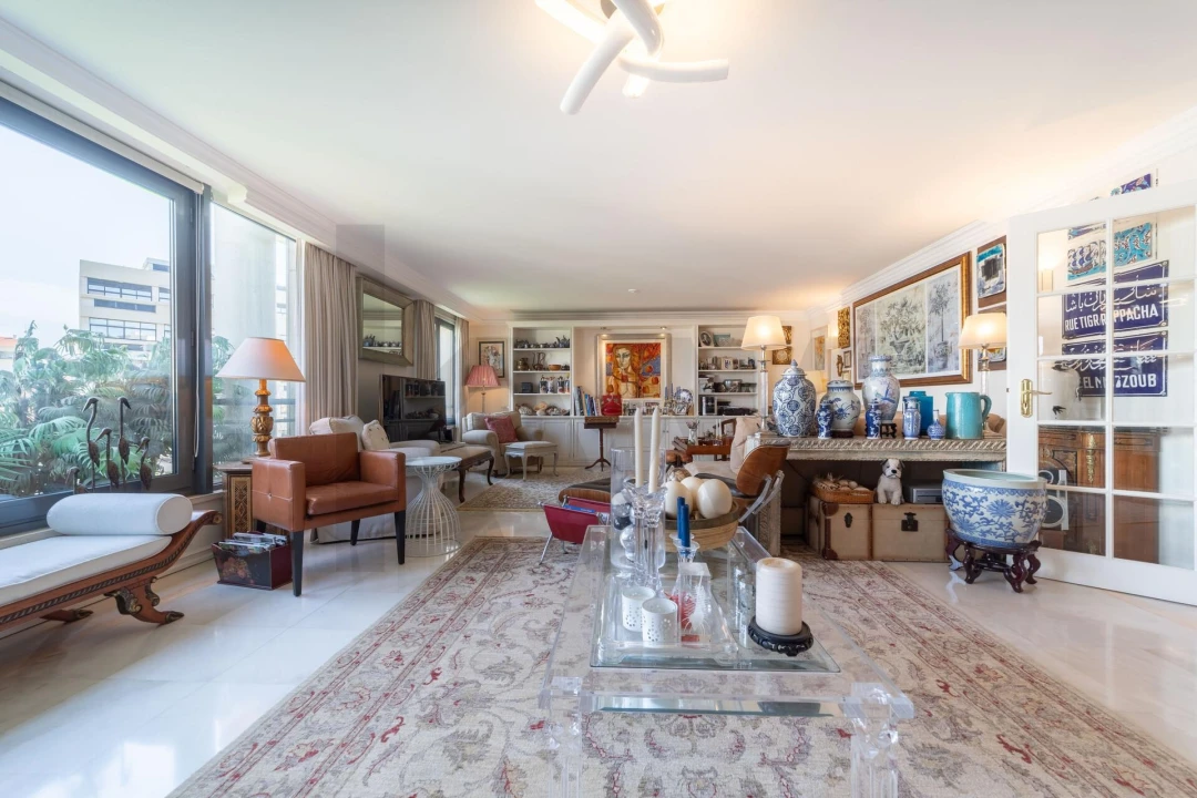 Apartamento T5 para Venda em Avenidas Novas Foto 3