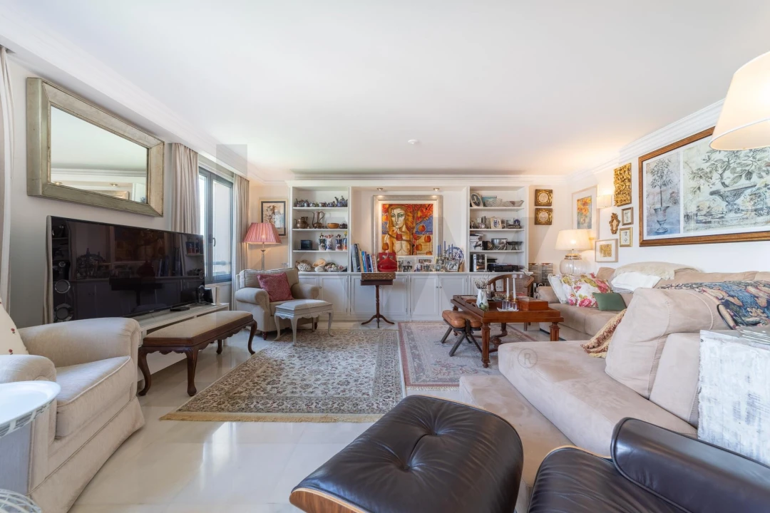 Apartamento T5 para Venda em Avenidas Novas Foto 4