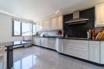 Apartamento T5 para Venda em Avenidas Novas