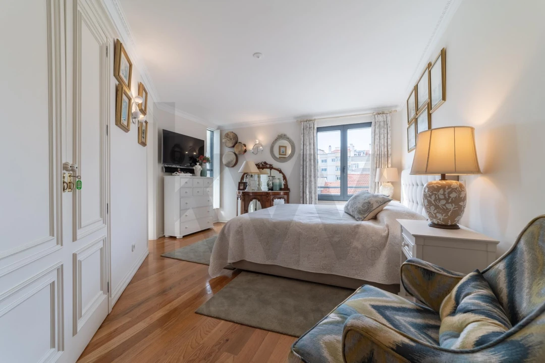 Apartamento T5 para Venda em Avenidas Novas Foto 9