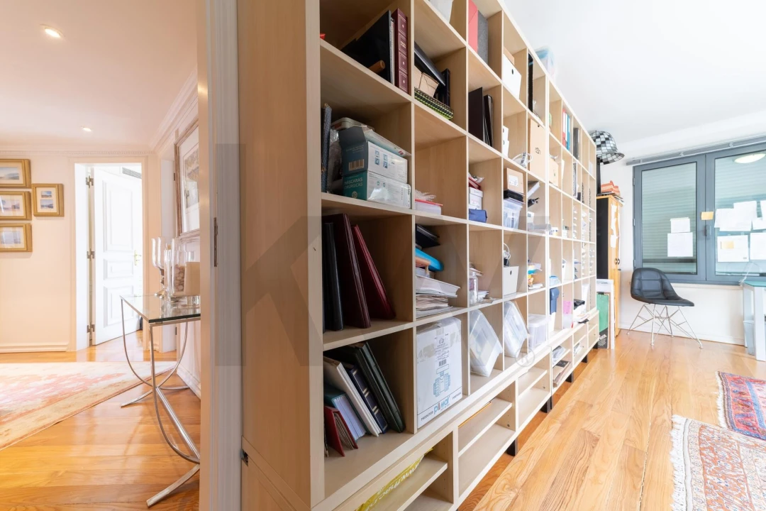 Apartamento T5 para Venda em Avenidas Novas Foto 7