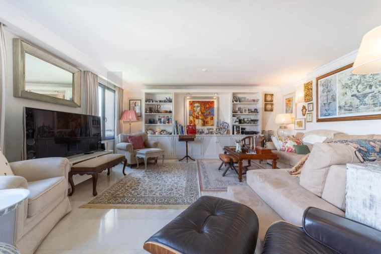 Apartamento T5 para Venda em Avenidas Novas Foto 4