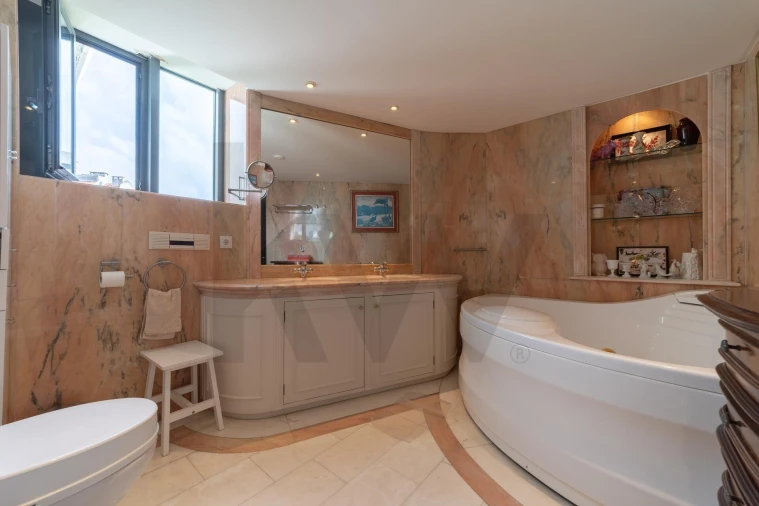 Apartamento T5 para Venda em Avenidas Novas Foto 15