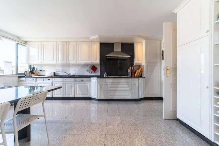 Apartamento T5 para Venda em Avenidas Novas Foto 31