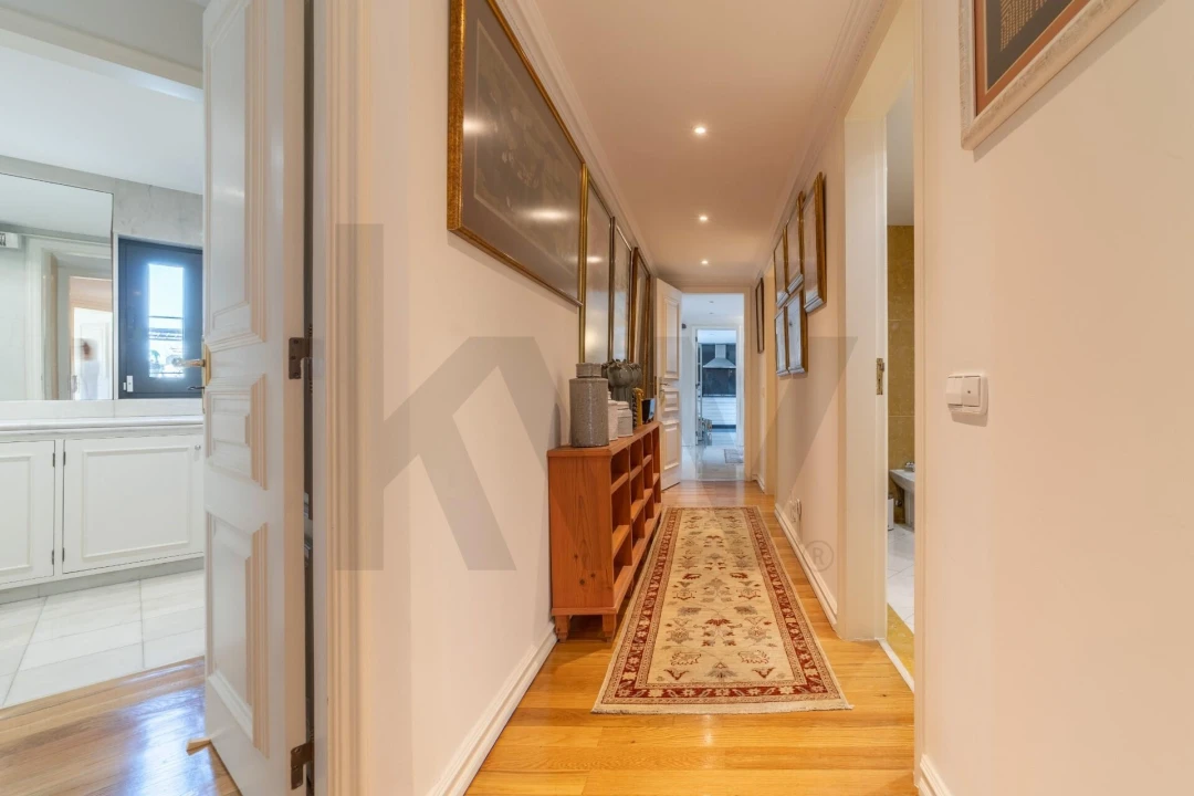 Apartamento T5 para Venda em Avenidas Novas Foto 21
