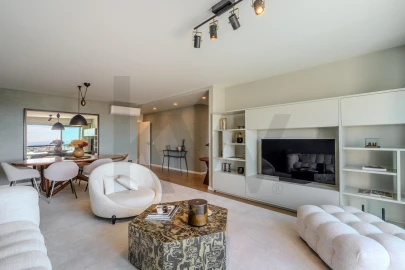Apartamento T3 para Arrendamento em Carcavelos e Parede