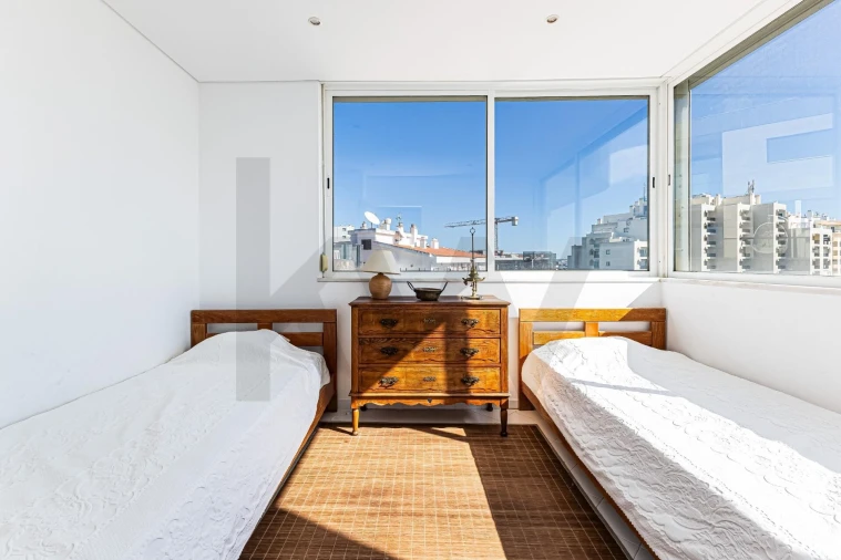 Apartamento T4 para Venda em Portimão Foto 9