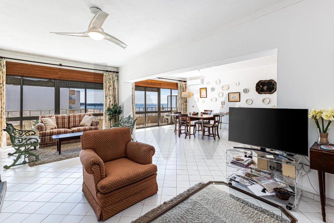 Apartamento T4 para Venda em Portimão Foto 7