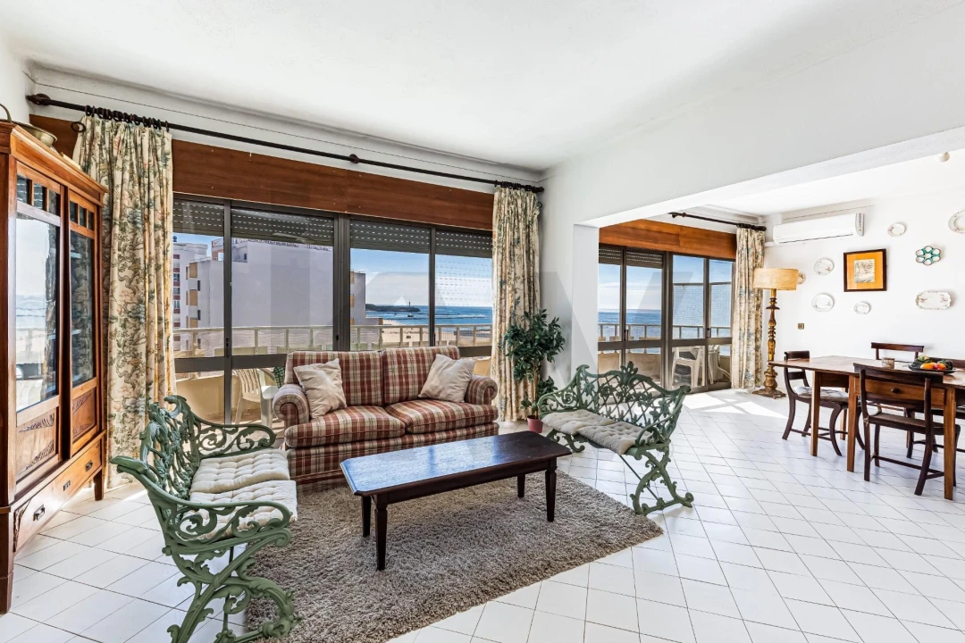 Apartamento T4 para Venda em Portimão Foto 8