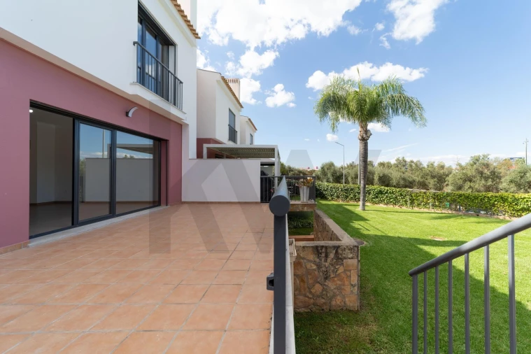 Moradia T3 para Venda em Guia Foto 15