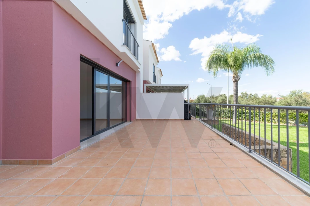 Moradia T3 para Venda em Guia Foto 12