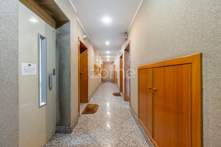 Apartamento T2 para Venda em Mafamude e Vilar do Paraíso Foto 9