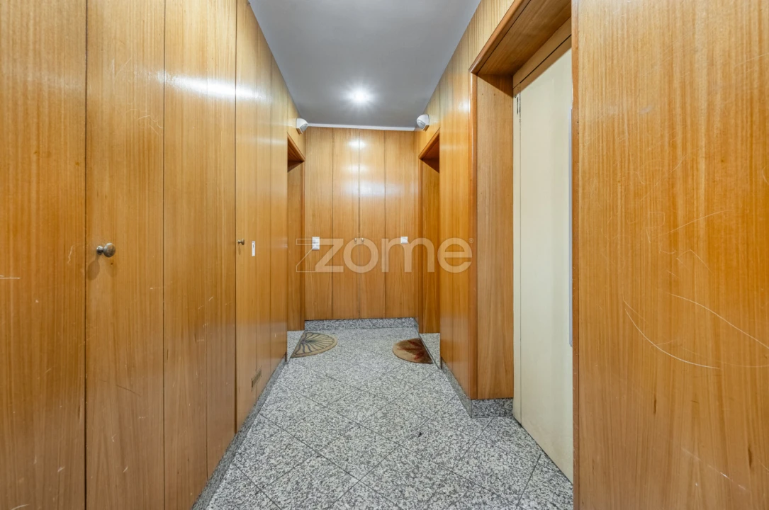 Apartamento T2 para Venda em Mafamude e Vilar do Paraíso Foto 8
