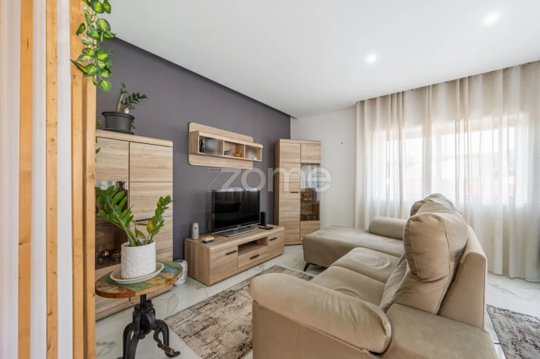Apartamento T3 para Venda em Fânzeres e São Pedro da Cova Foto 3