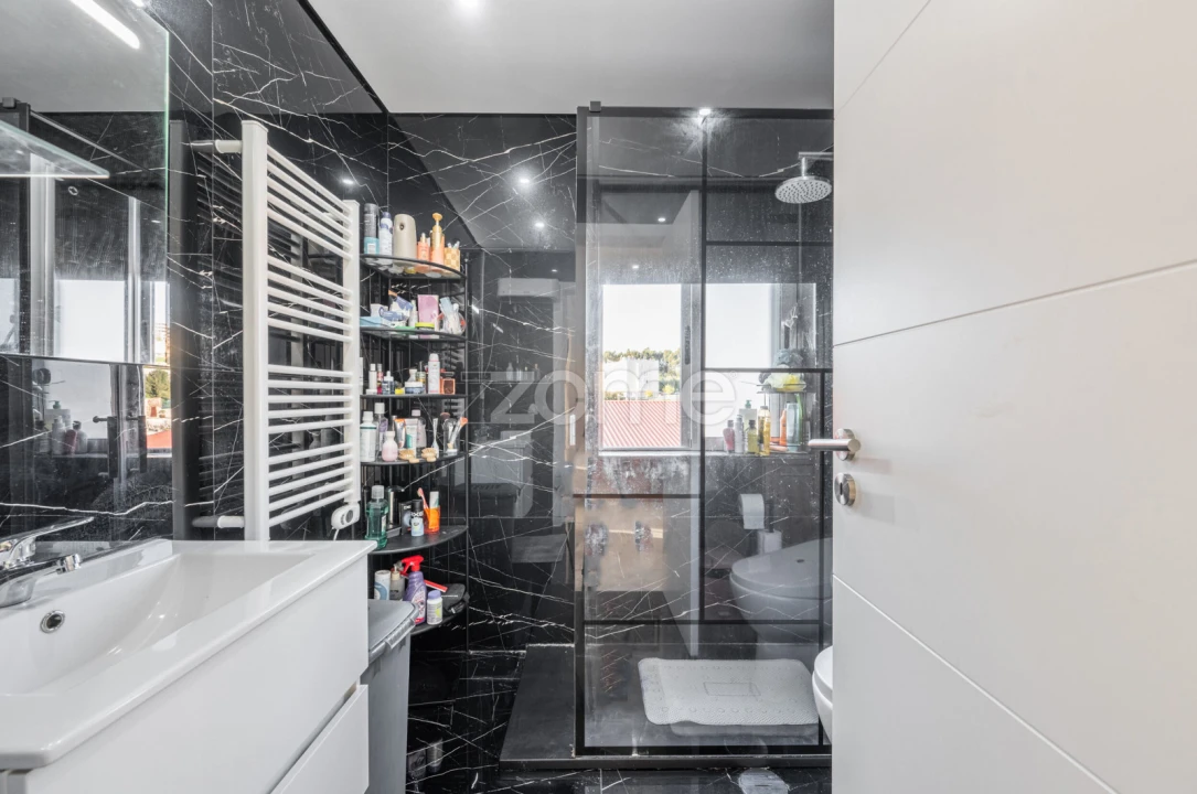 Apartamento T3 para Venda em Fânzeres e São Pedro da Cova Foto 16