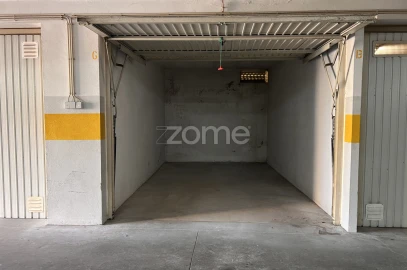 Garagem para Arrendamento em São Mamede de Infesta e Senhora da Hora