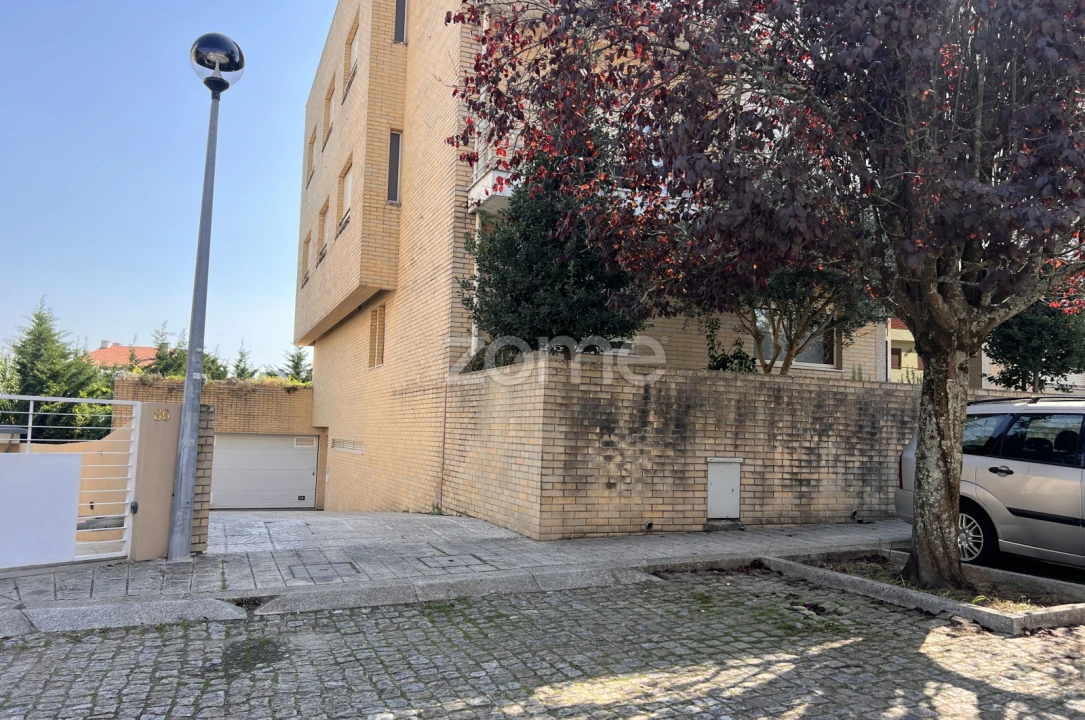 Garagem para Arrendamento em São Mamede de Infesta e Senhora da Hora Foto 10