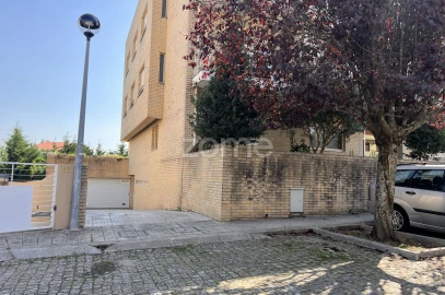 Garagem para Arrendamento em São Mamede de Infesta e Senhora da Hora