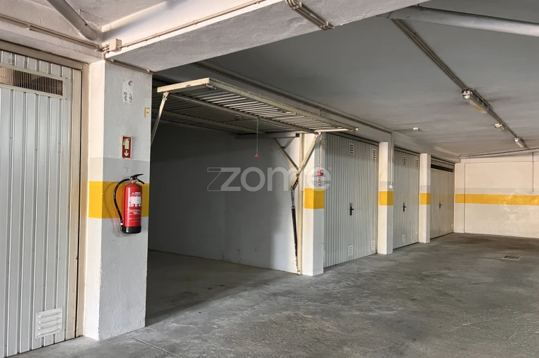 Garagem para Arrendamento em São Mamede de Infesta e Senhora da Hora Foto 2