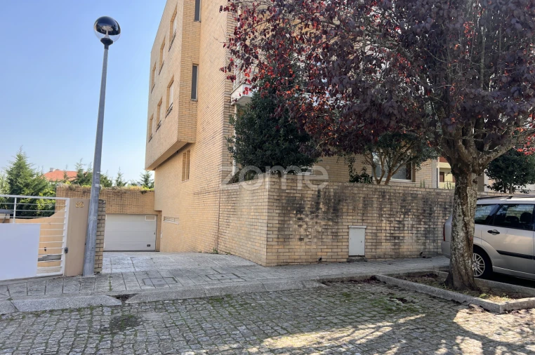 Garagem para Arrendamento em São Mamede de Infesta e Senhora da Hora Foto 13