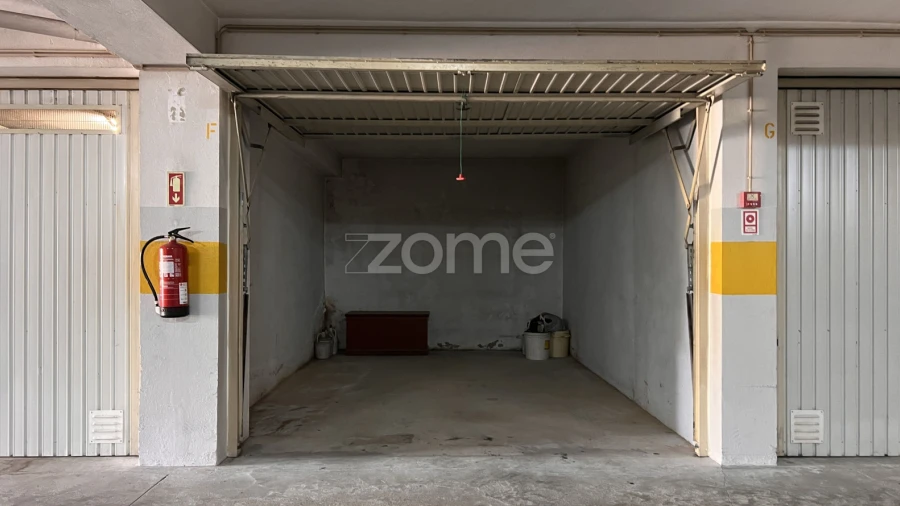 Garagem para Arrendamento em São Mamede de Infesta e Senhora da Hora
