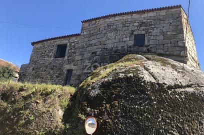 Moradia T2 para Arrendamento em Nogueira do Cravo