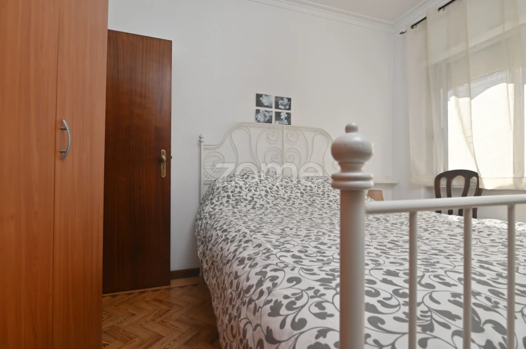 Apartamento T1 para Venda em Ajuda Foto 12