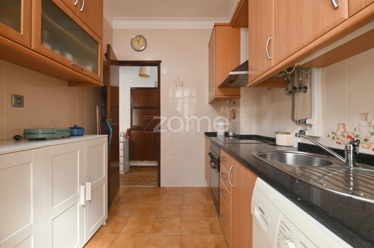 Apartamento T1 para Venda em Ajuda Foto 6